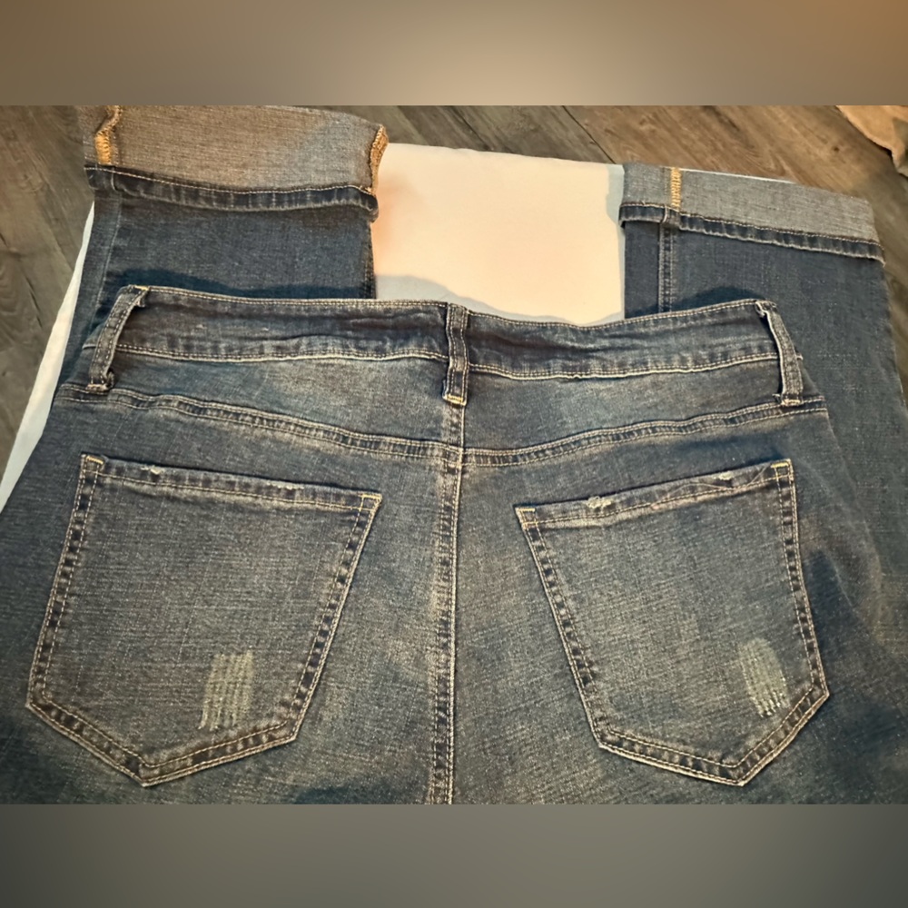 Hydraulic Dark Blue Distressed Capri Jeans - Picture 4 of 6